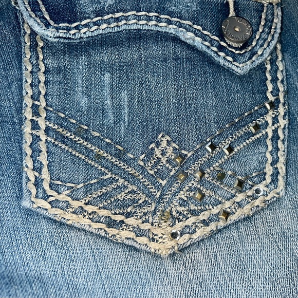 Almost Famous Shirts Long Denim Capri Size 11 - Picture 7 of 7